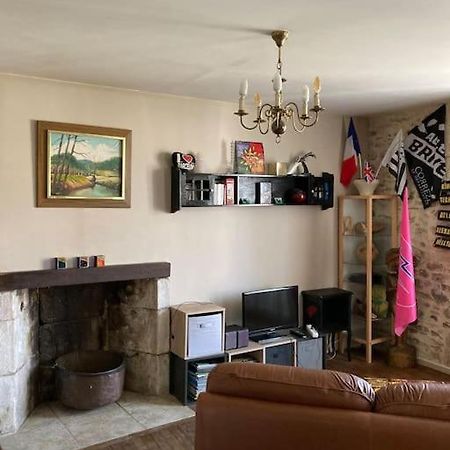 Grand Appartement Tres Clair Pres Centre Ville Argentat Exterior photo